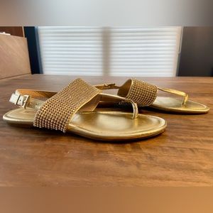BCBG Generation Wander Flat Sandal Size 6